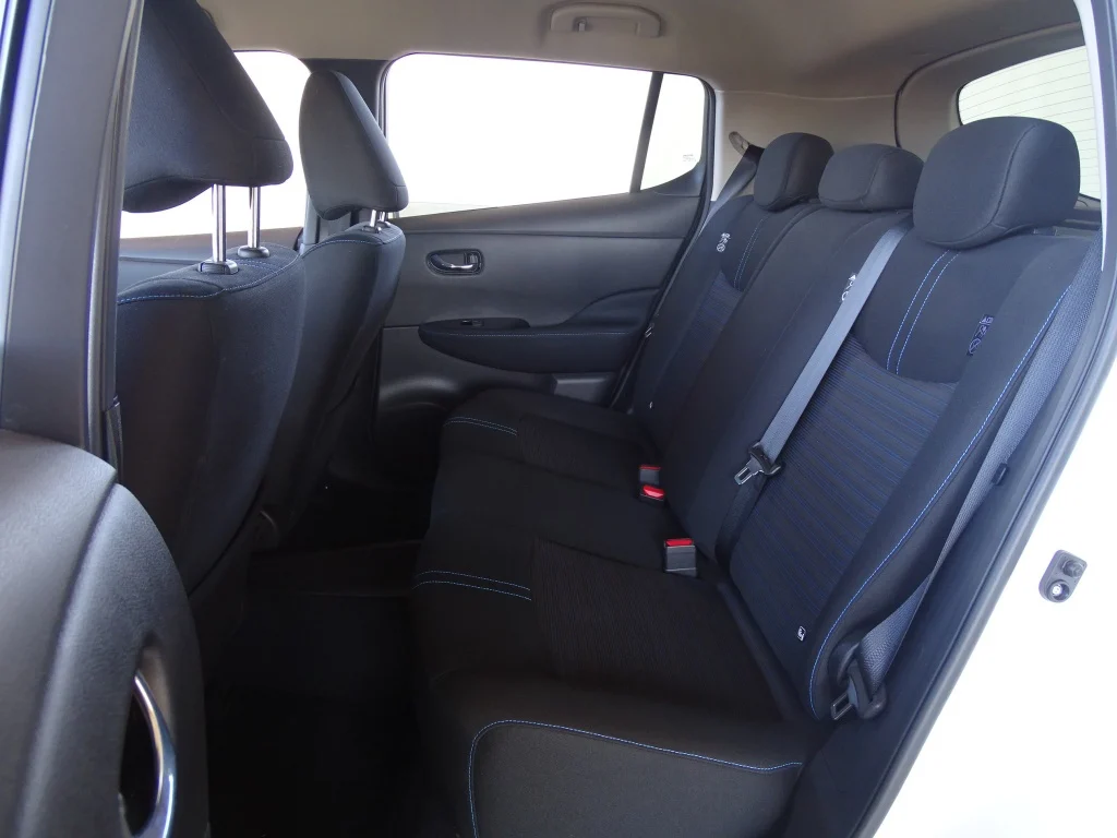 Nissan-Leaf