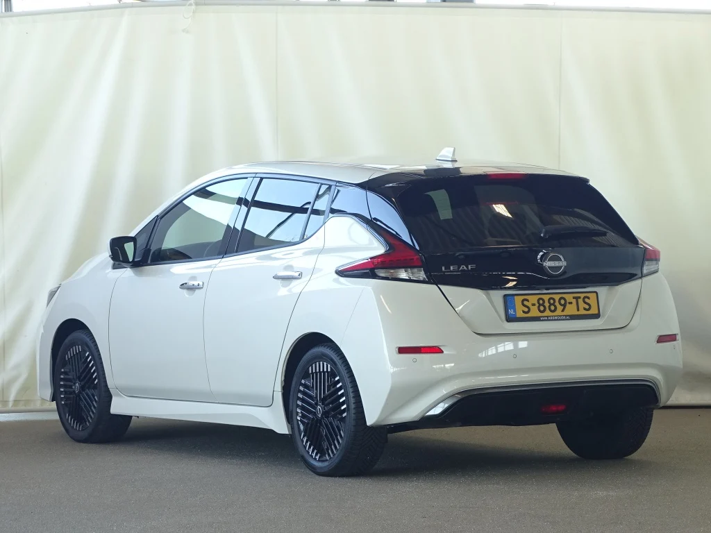 Nissan-Leaf
