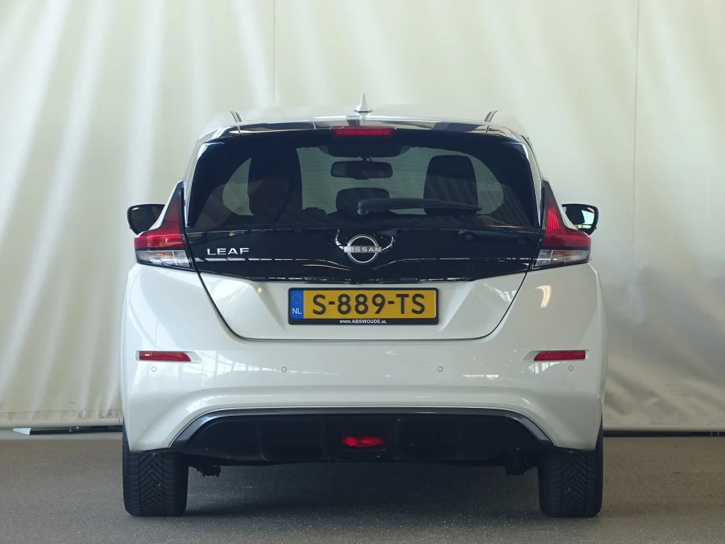 Nissan-Leaf