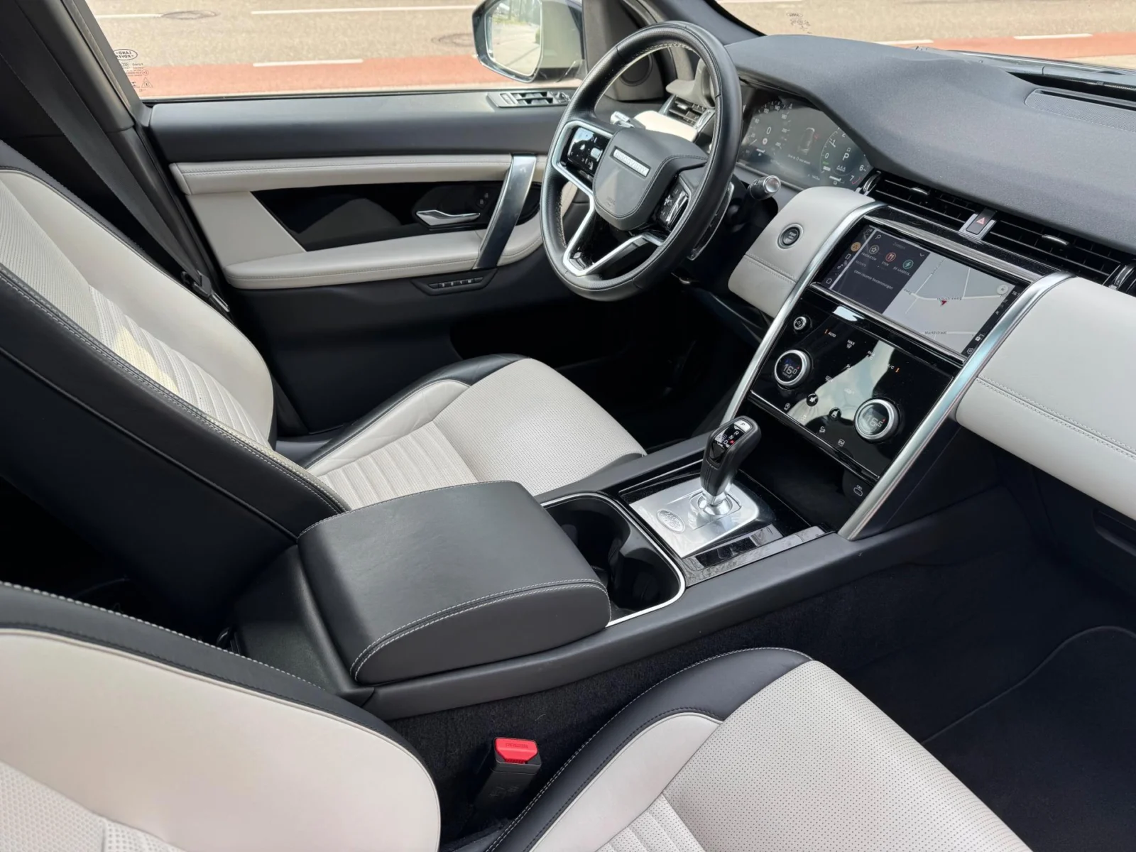 Land Rover-Discovery Sport
