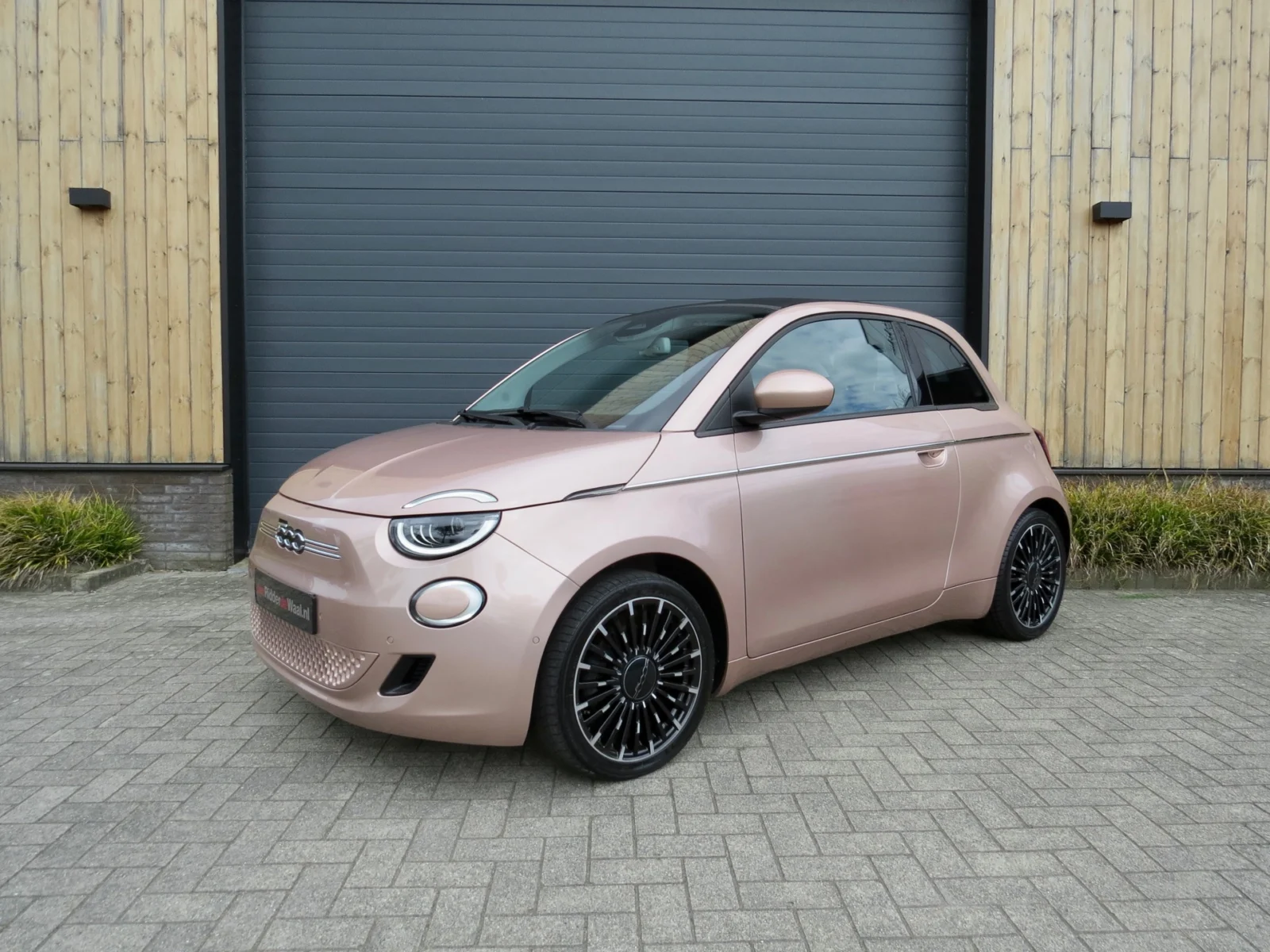 Fiat 500e Cabrio Icon *CarPlay *Camera*17 inch