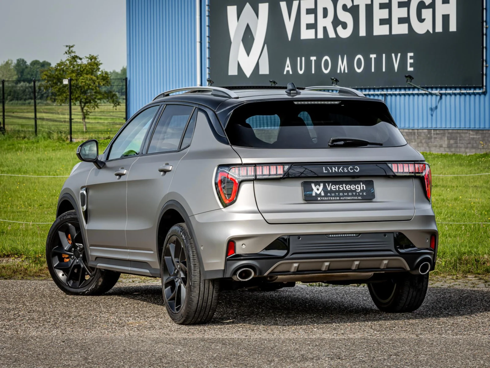 Lynk & Co-01