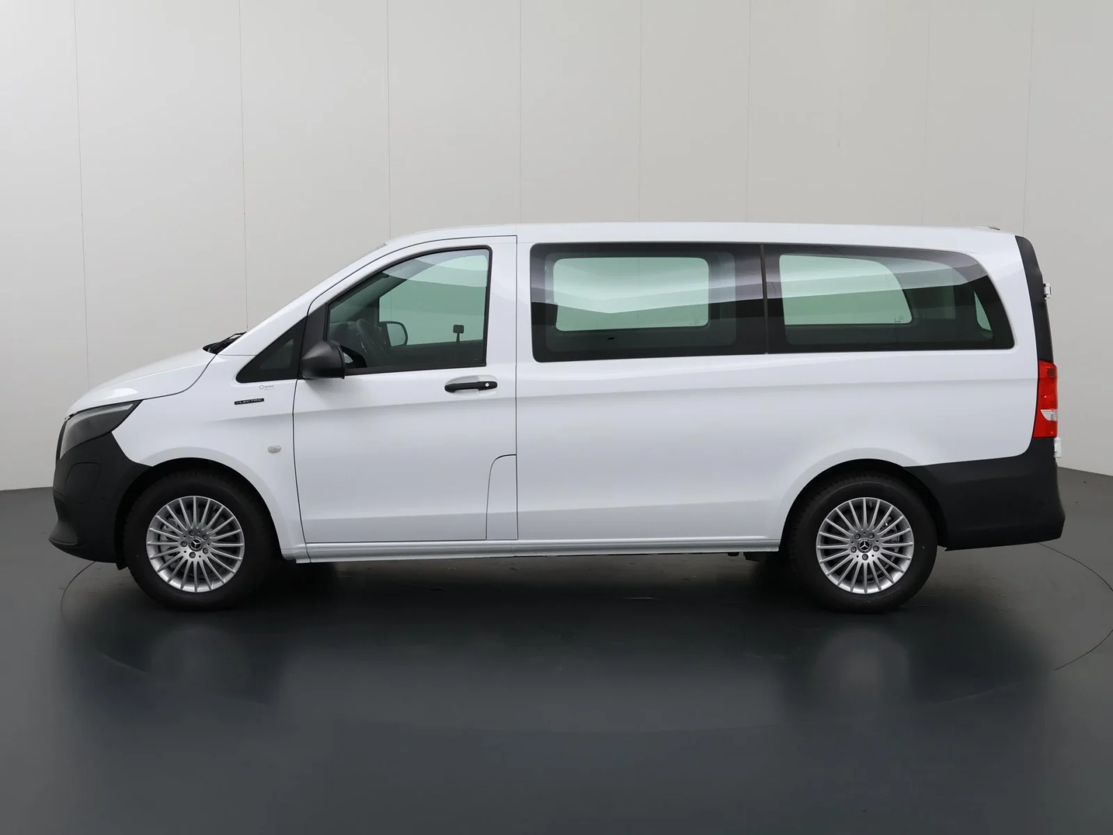 Mercedes-Benz eVito Tourer 129 L2 PRO