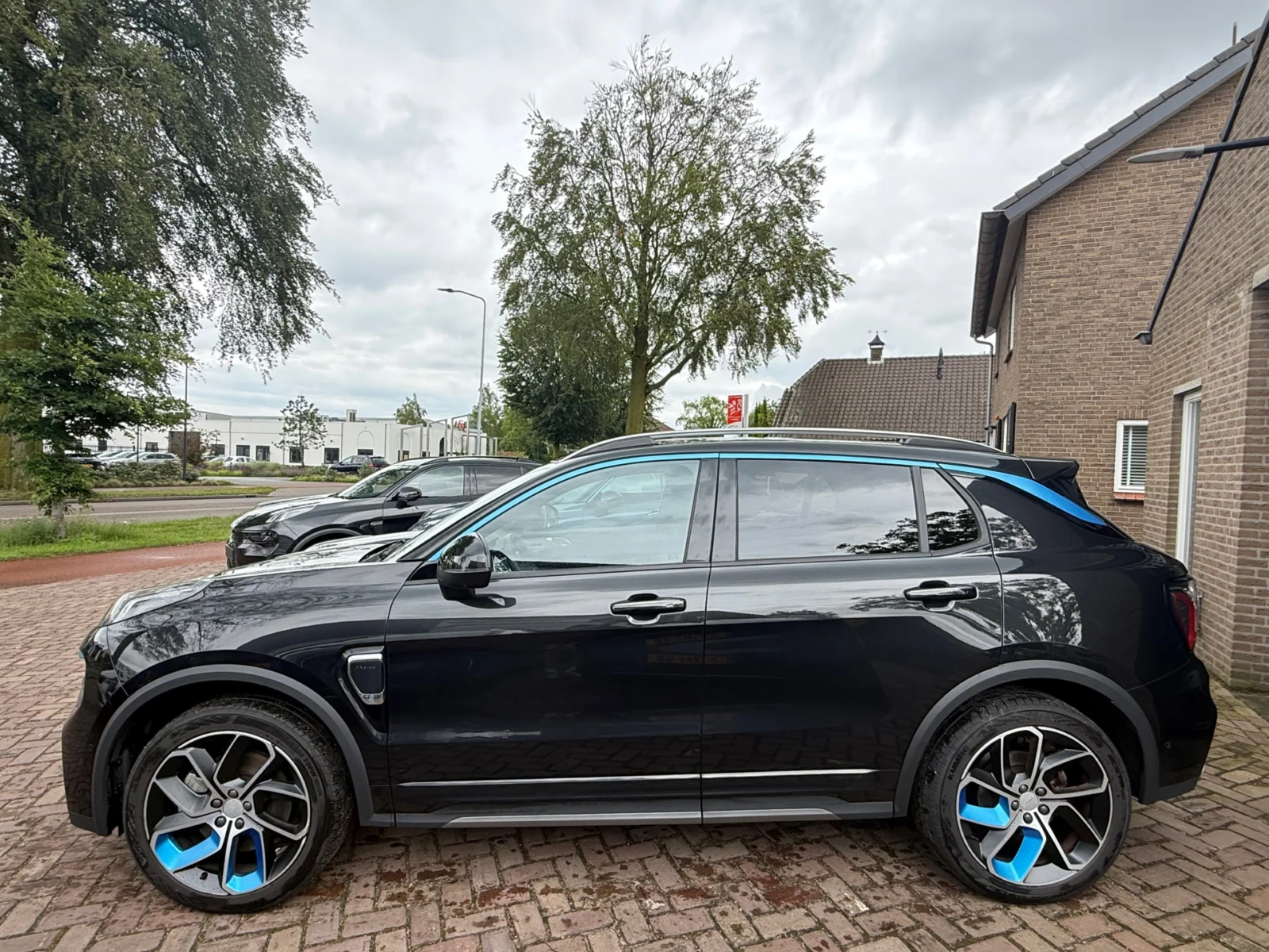 Lynk & Co-01