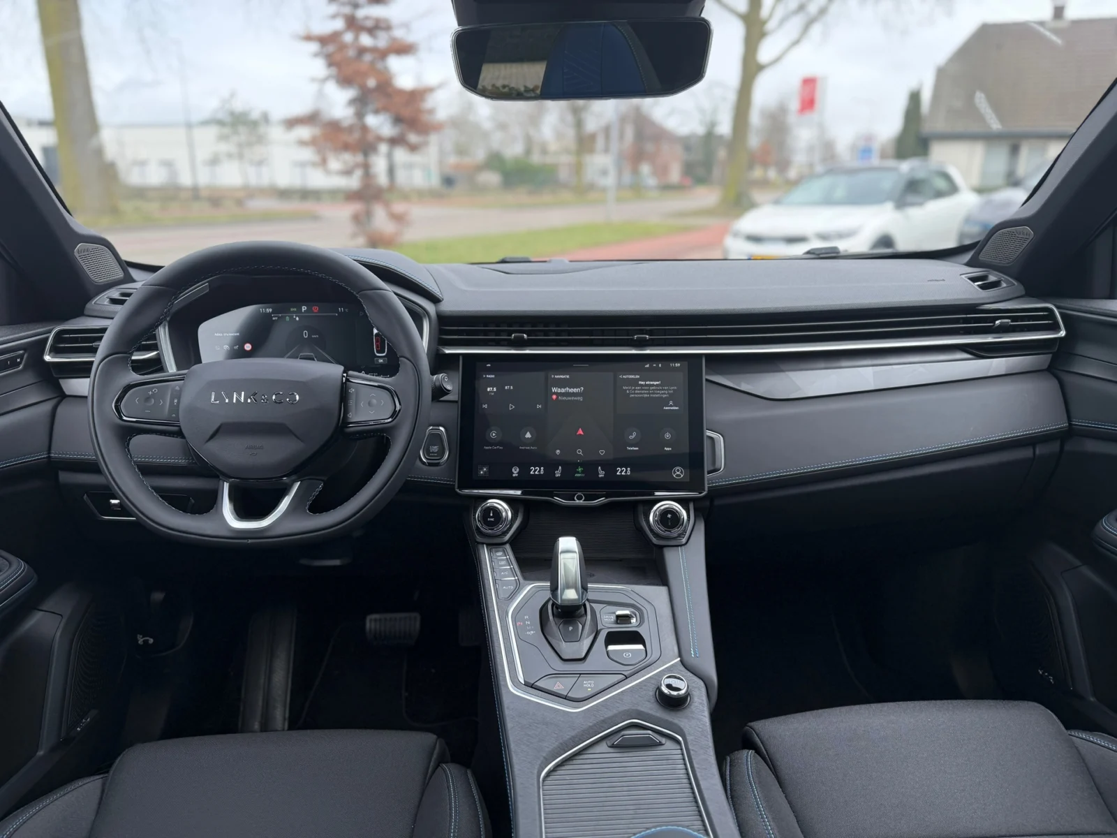Lynk & Co-01