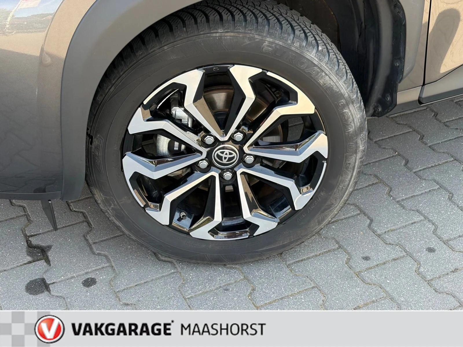 Toyota-Yaris Cross