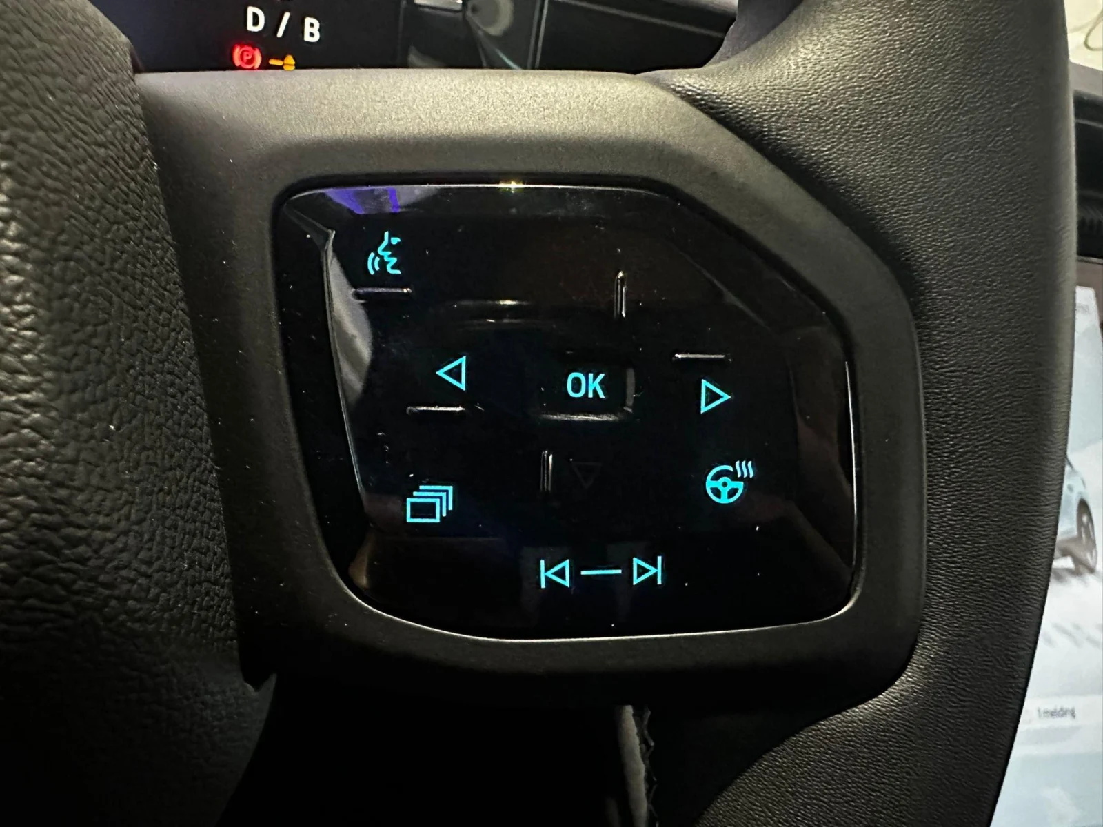 Ford Explorer Premium Extended Range RWD