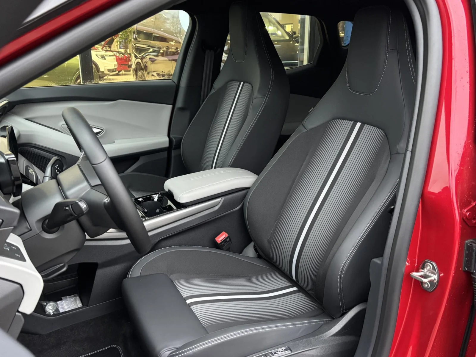 Ford Capri Select Extended Range RWD