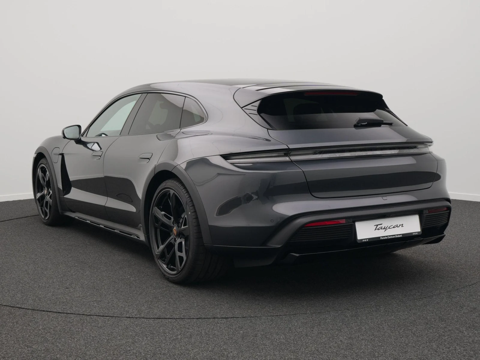 Porsche-Taycan 4