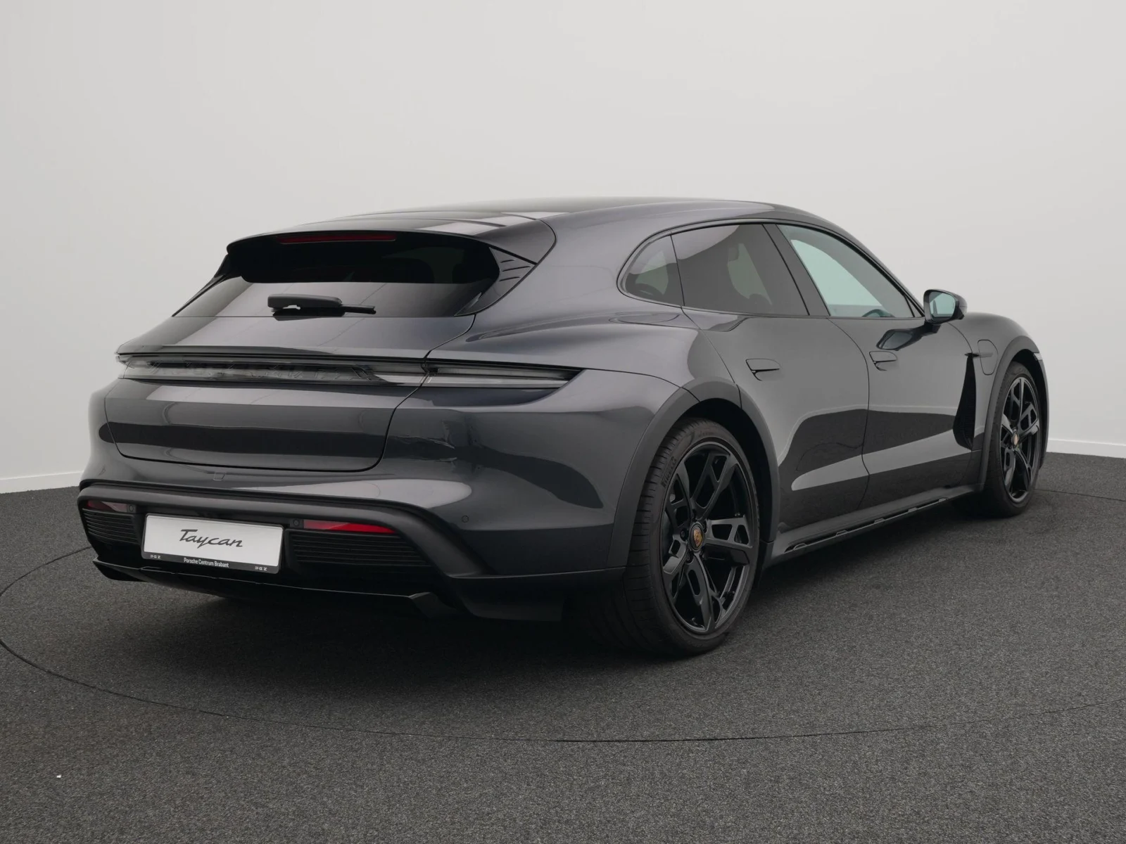 Porsche-Taycan 4