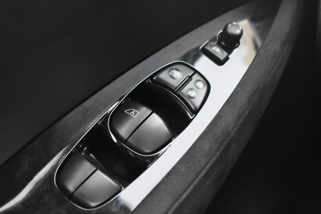 Nissan-Leaf