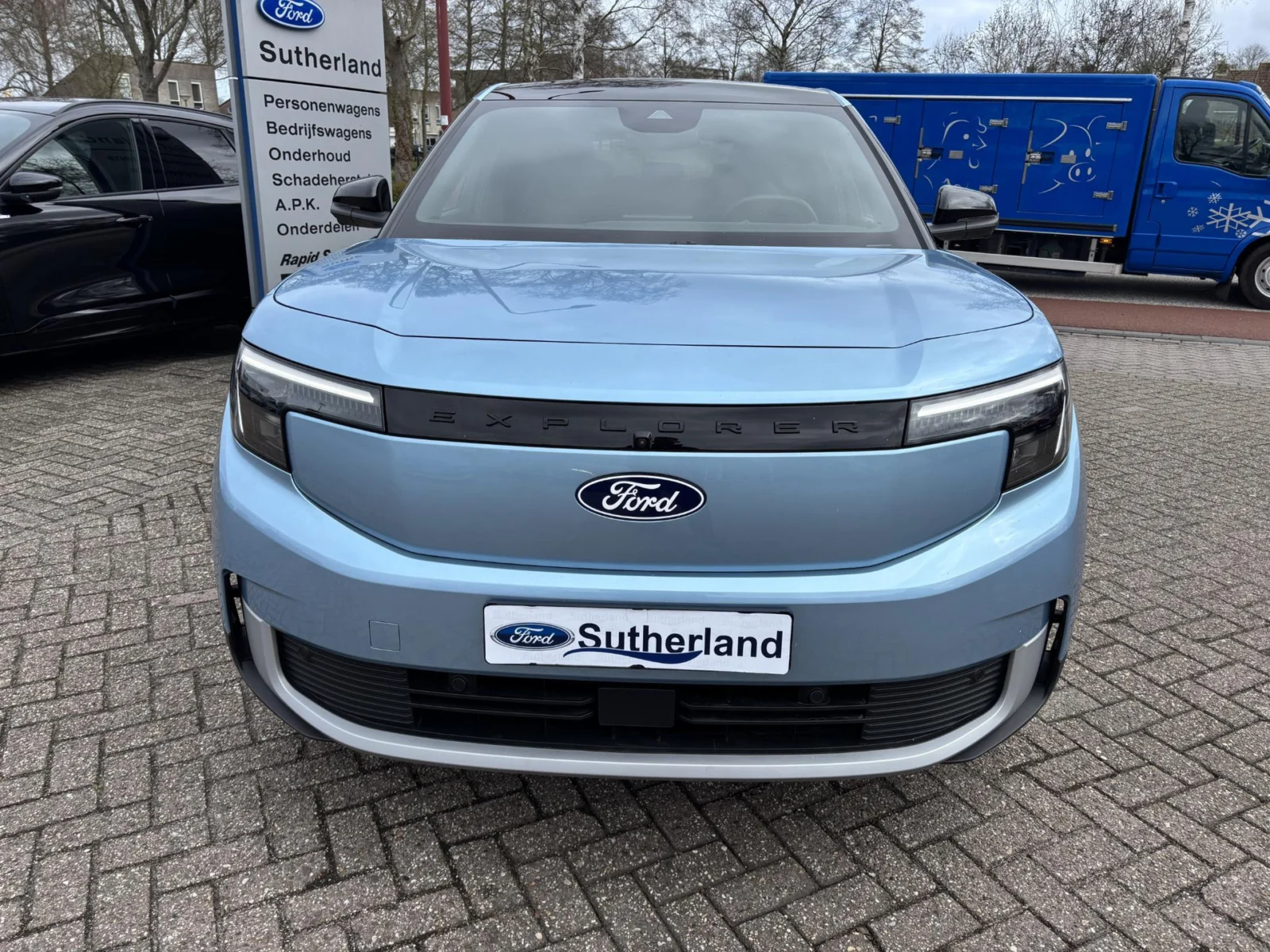 Ford Explorer Premium Extended Range AWD