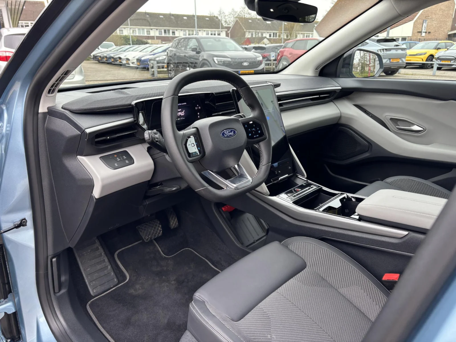 Ford Explorer Extended Range RWD