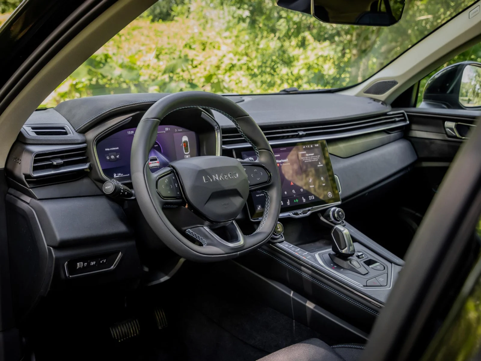 Lynk & Co-01