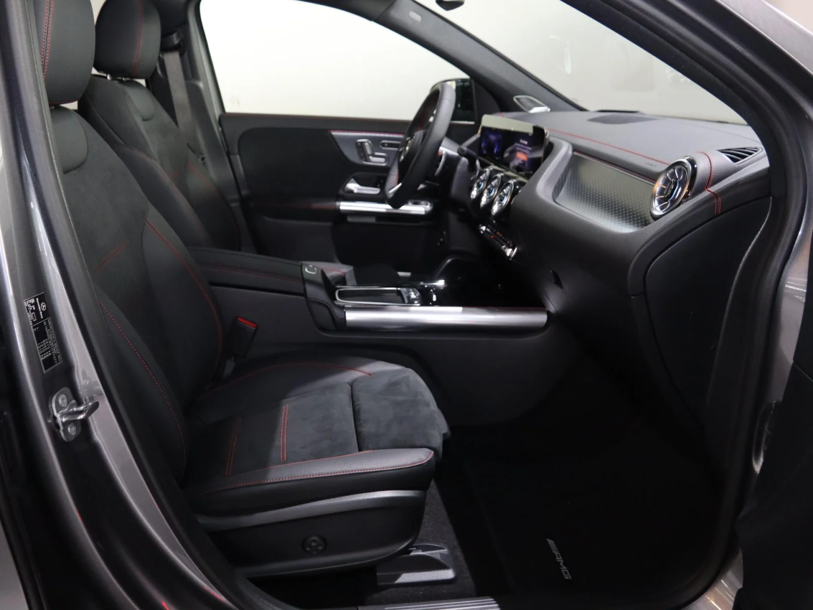 Mercedes-Benz EQA 250+ Business Solution AMG