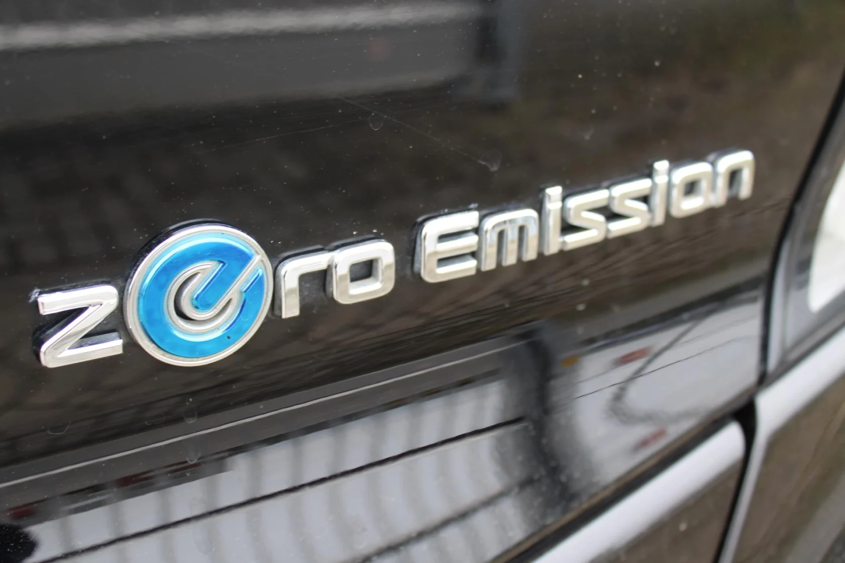 Nissan-Leaf