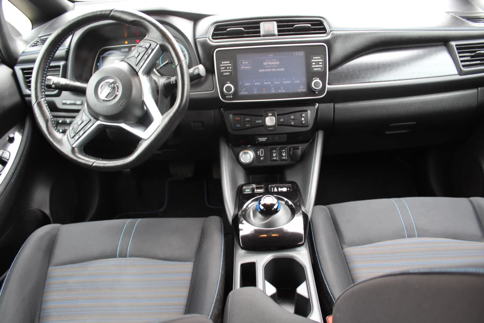 Nissan-Leaf