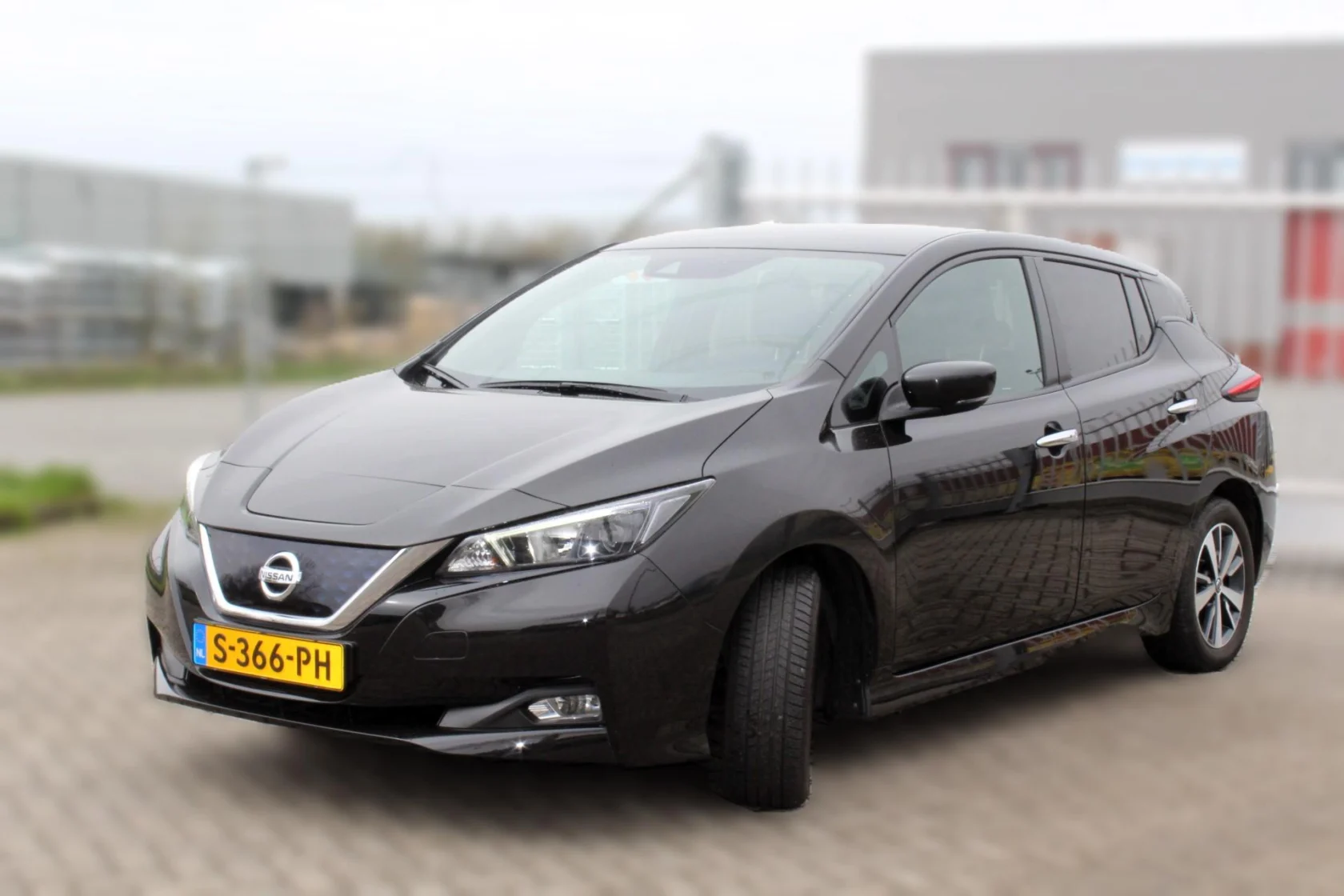 Nissan-Leaf
