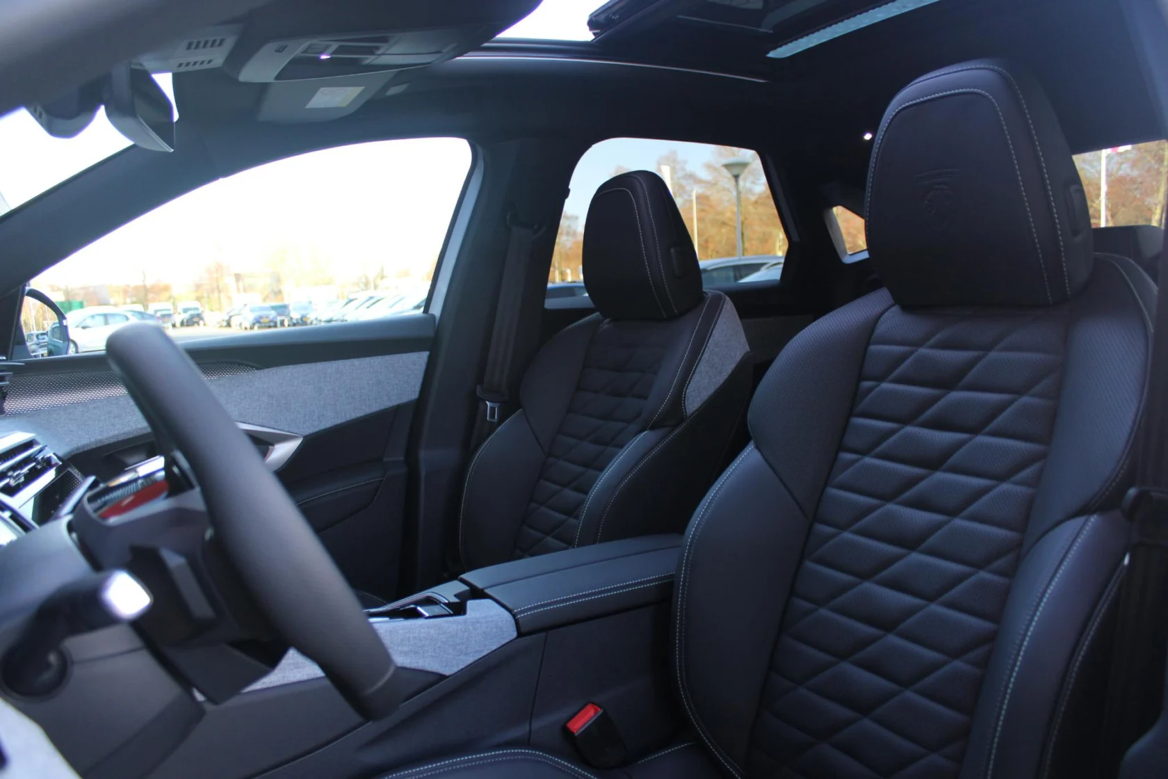 Peugeot e-3008 GT LAUNCH EDITION DUAL MOTOR