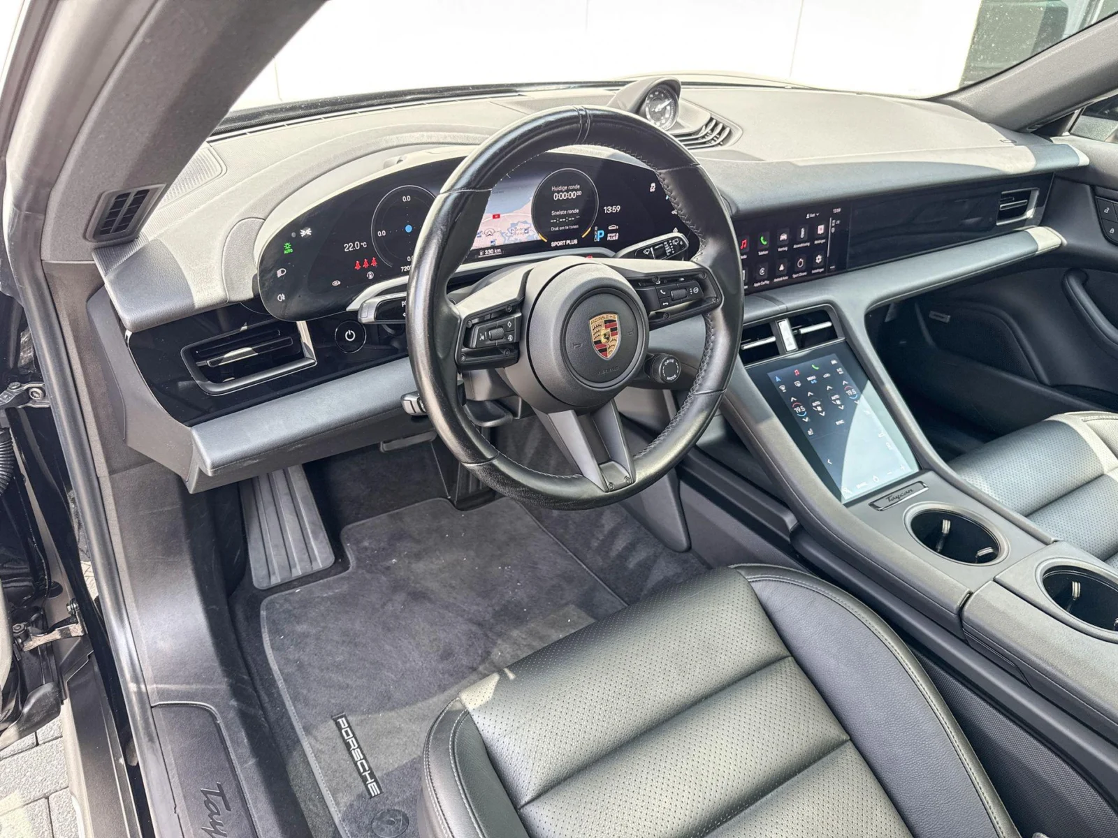 Porsche Taycan Cross Turismo 4
