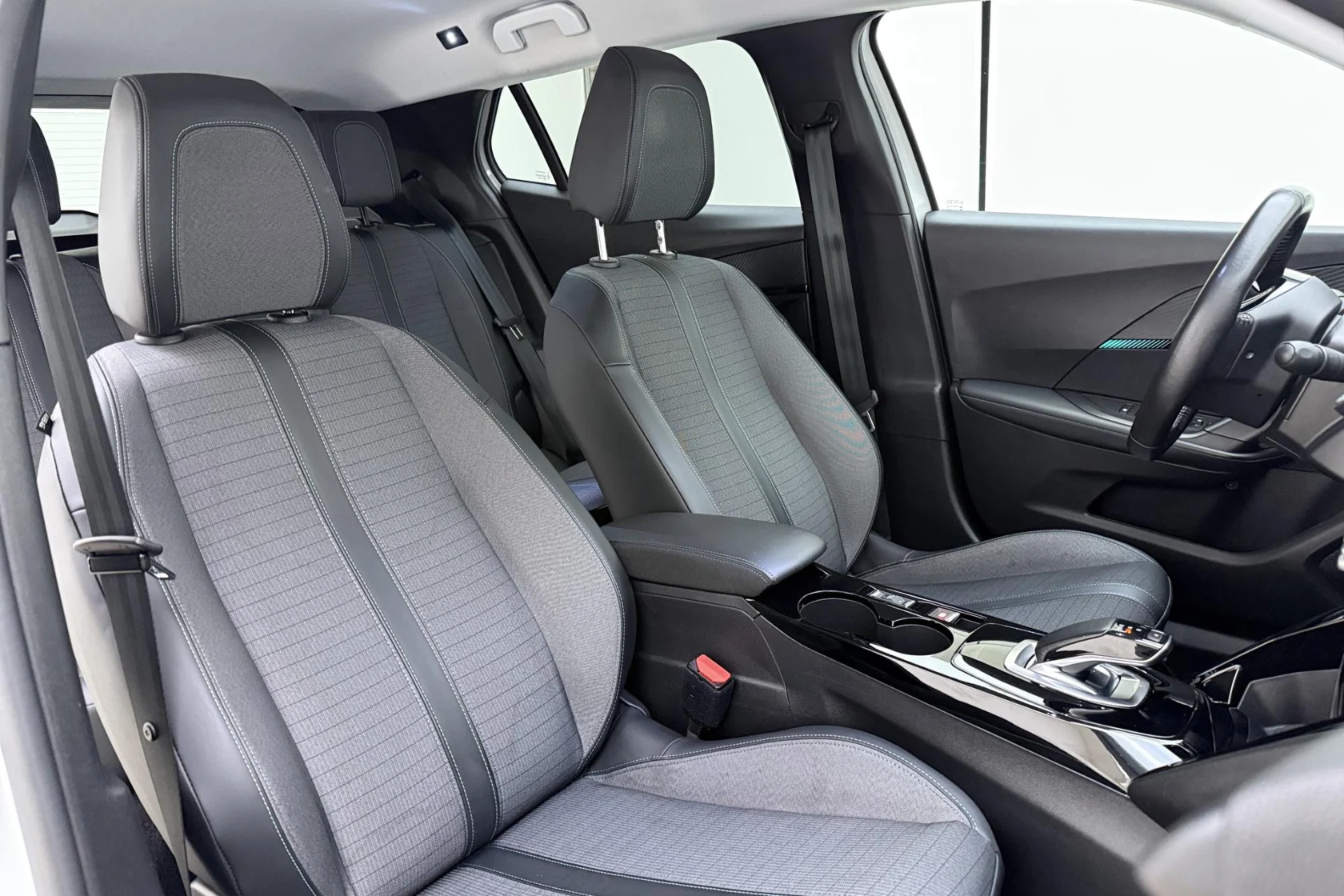 Peugeot e-2008 Allure Pack