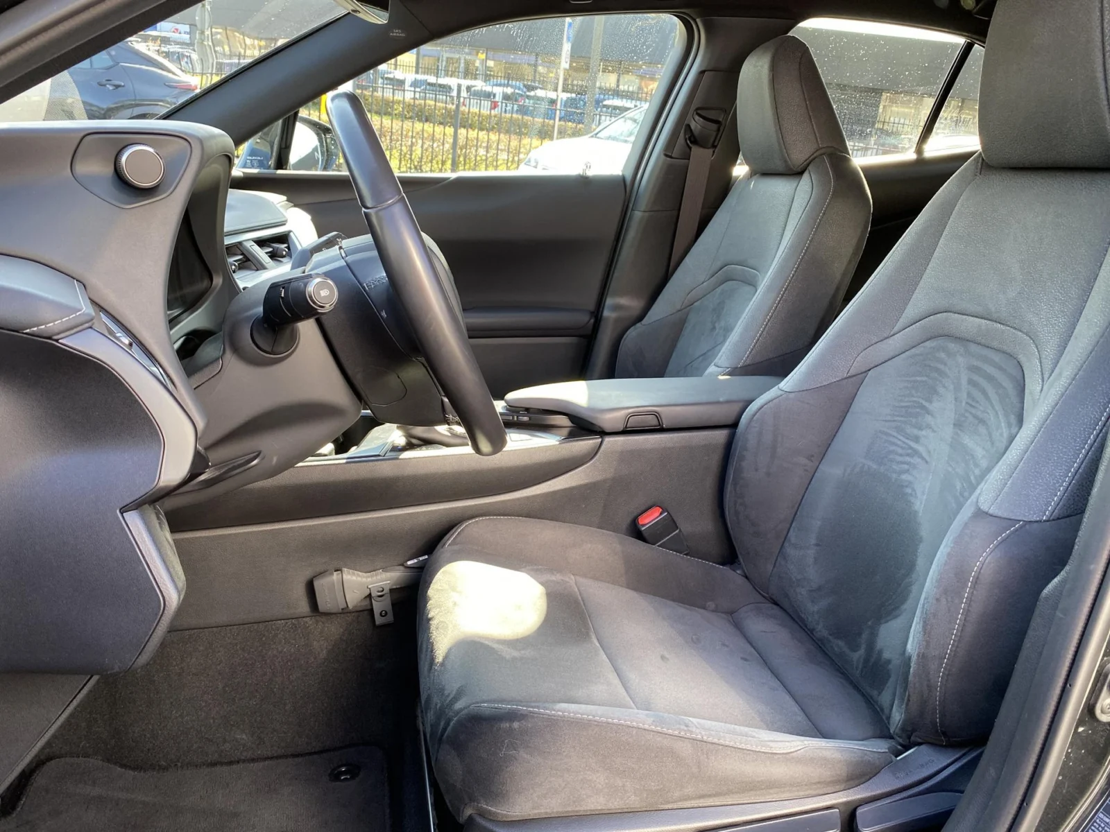 Lexus-UX