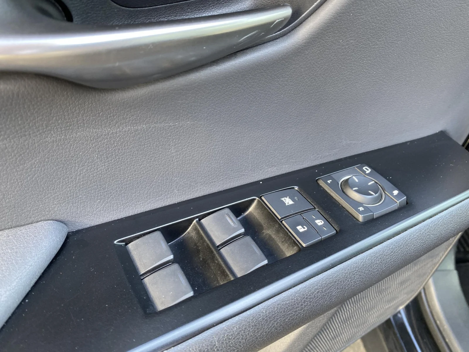 Lexus-UX