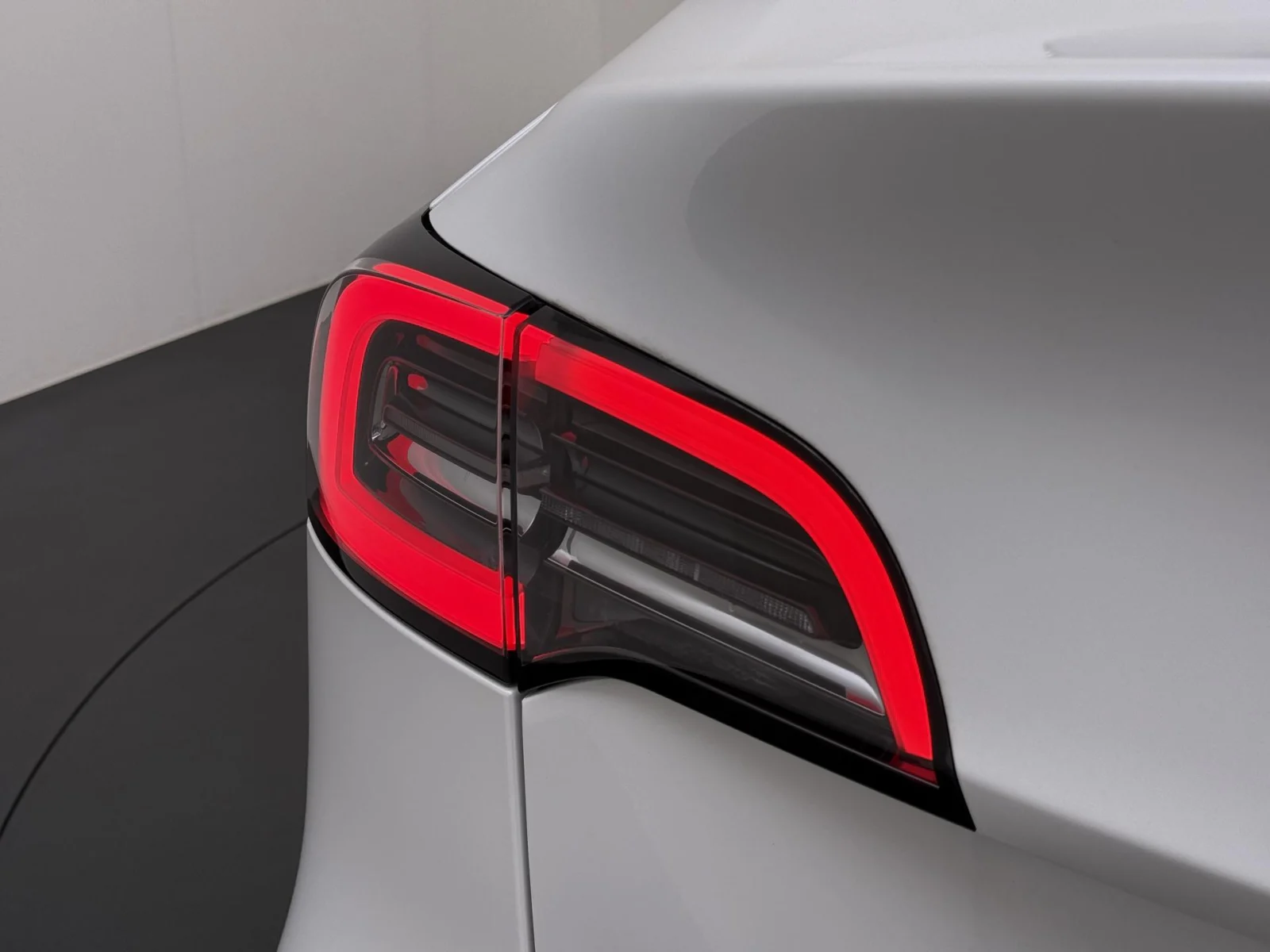 Tesla Model Y Long Range Dual AWD