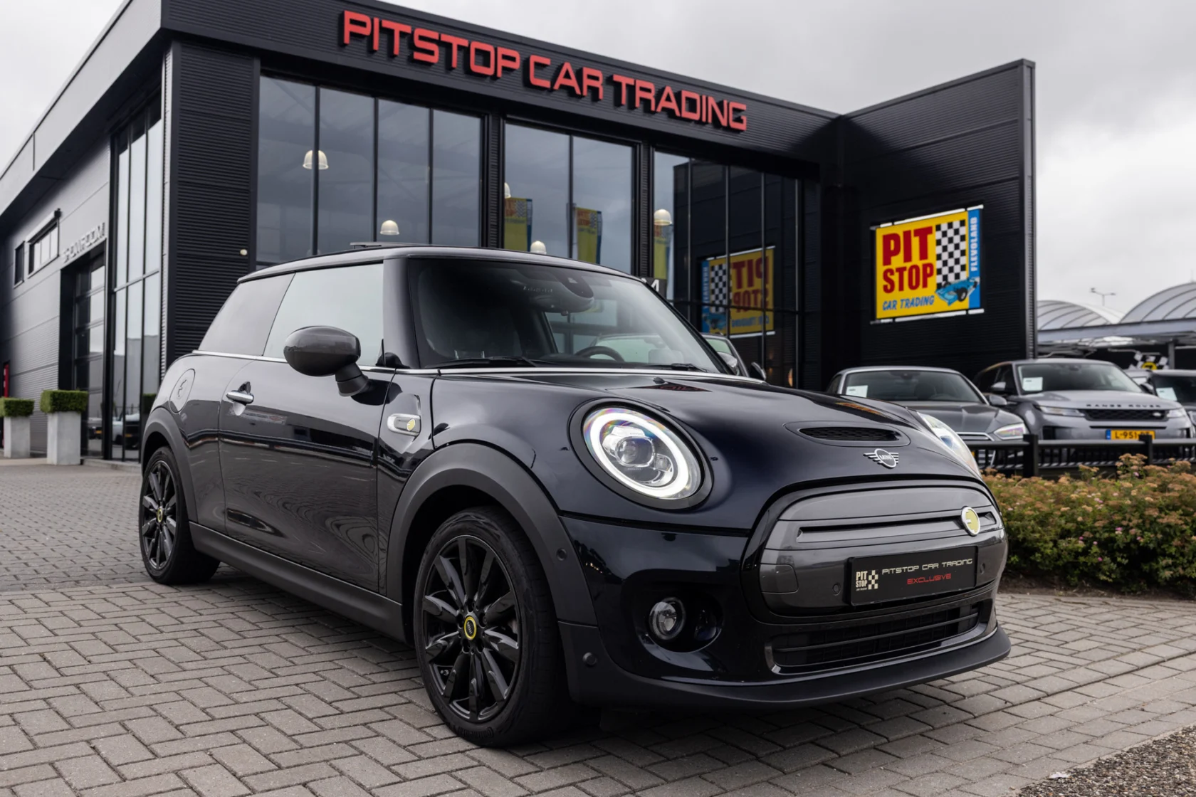 MINI Mini Electric Yours , Pano, H&K Audio, Vol