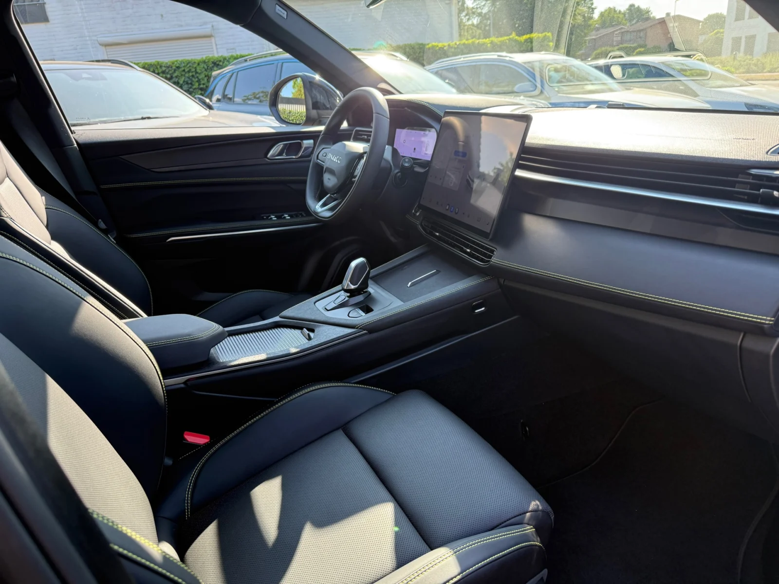 Lynk & Co-01