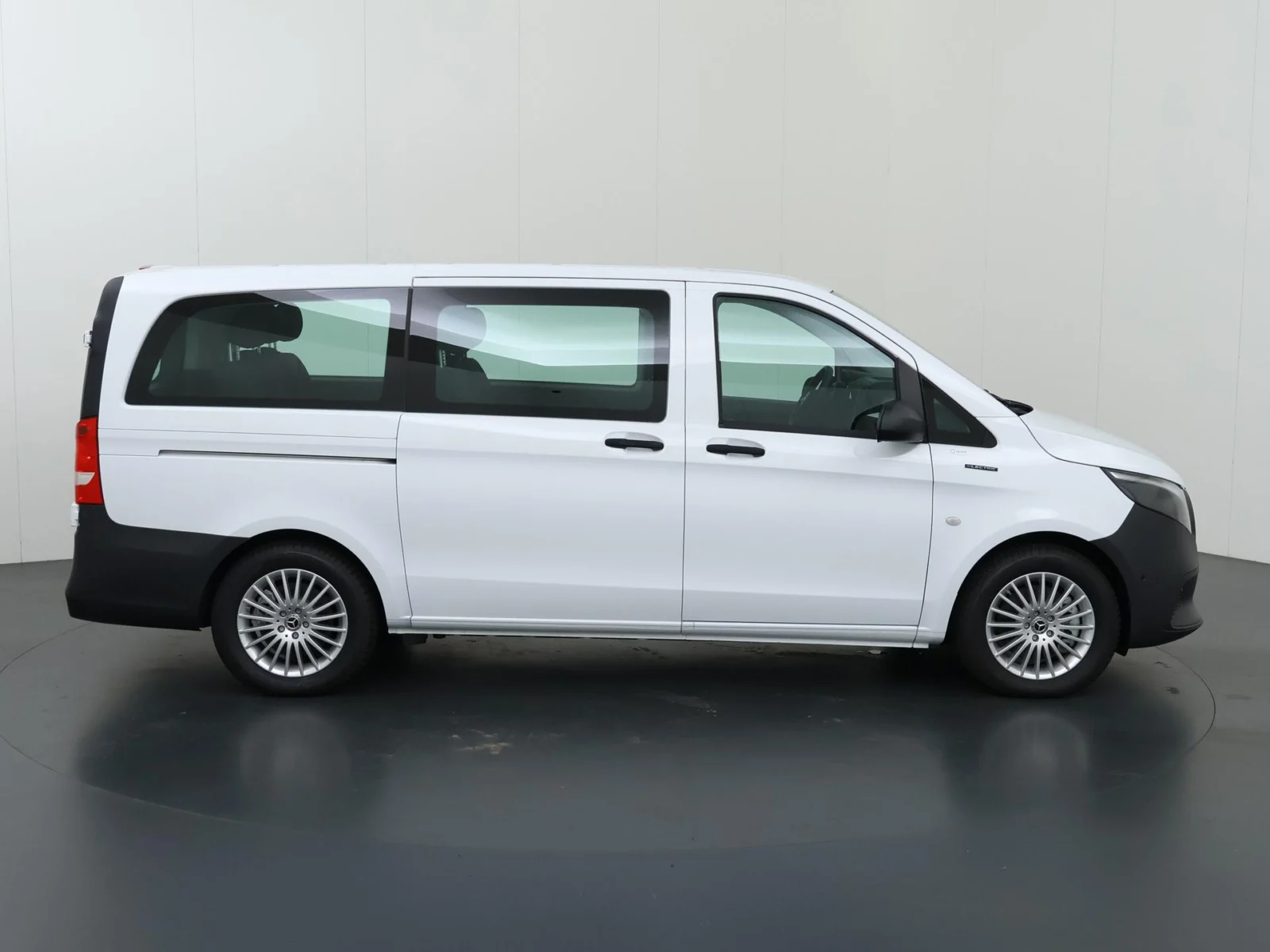 Mercedes-Benz eVito Tourer 129 L2 PRO
