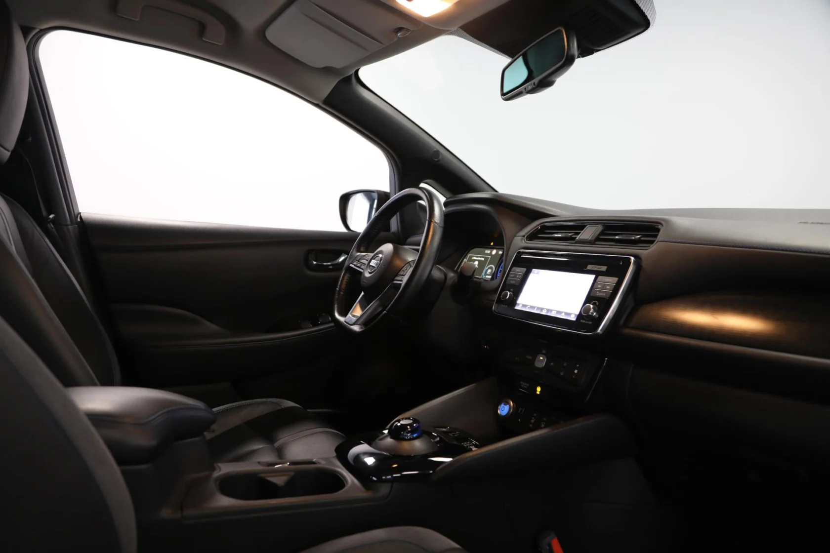 Nissan-Leaf