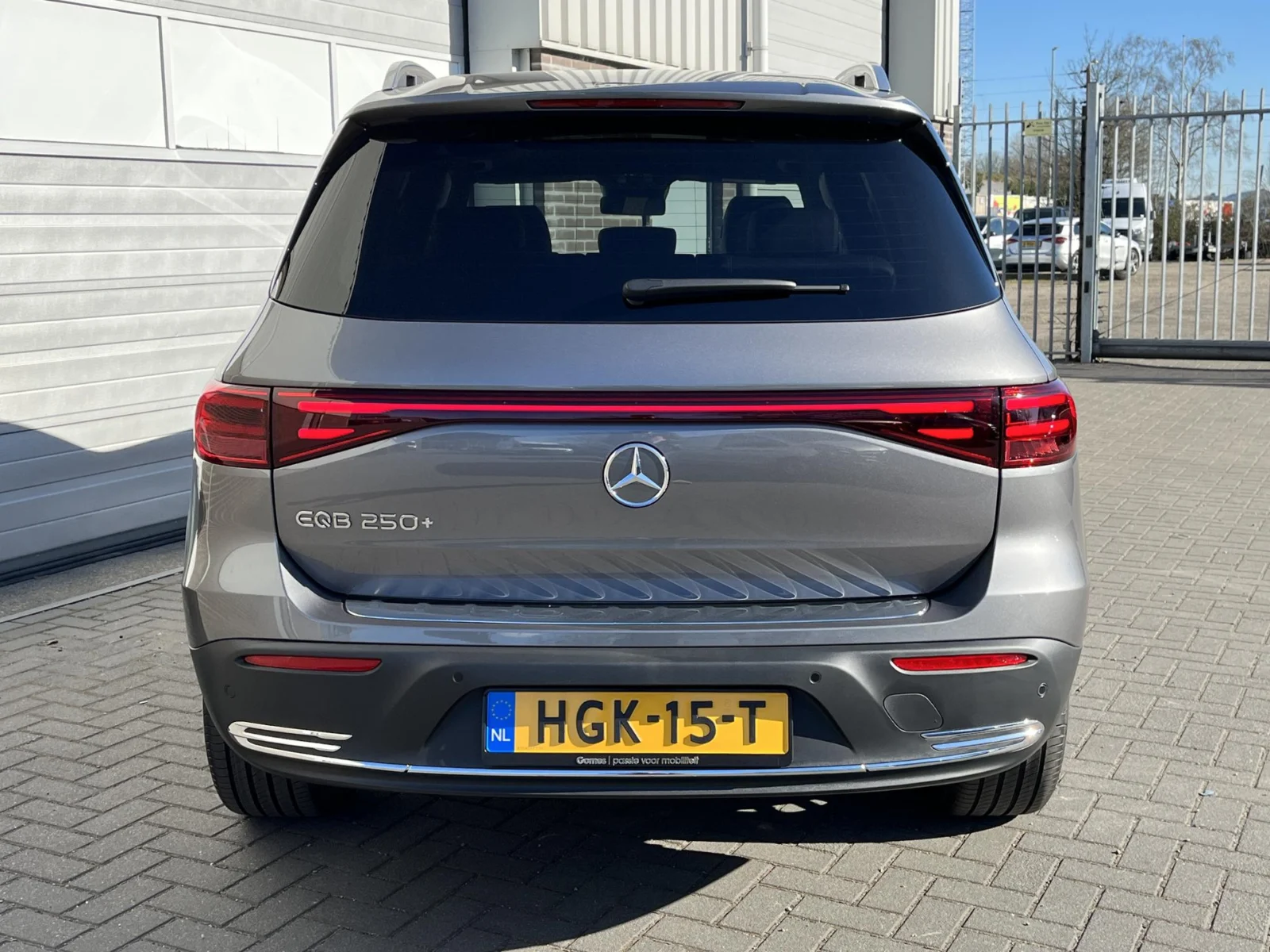 Mercedes-Benz EQB 250+ Business Line