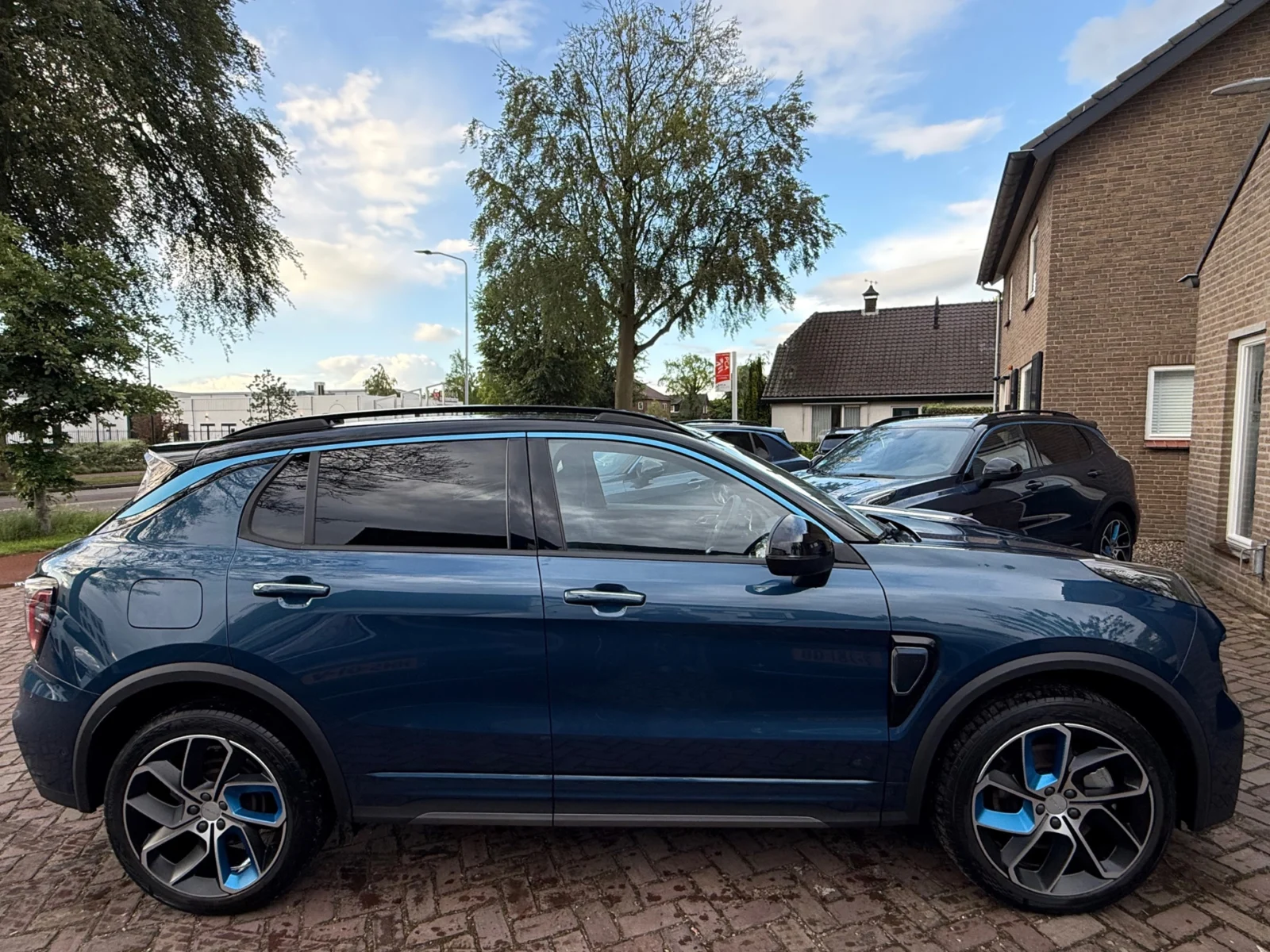 Lynk & Co-01