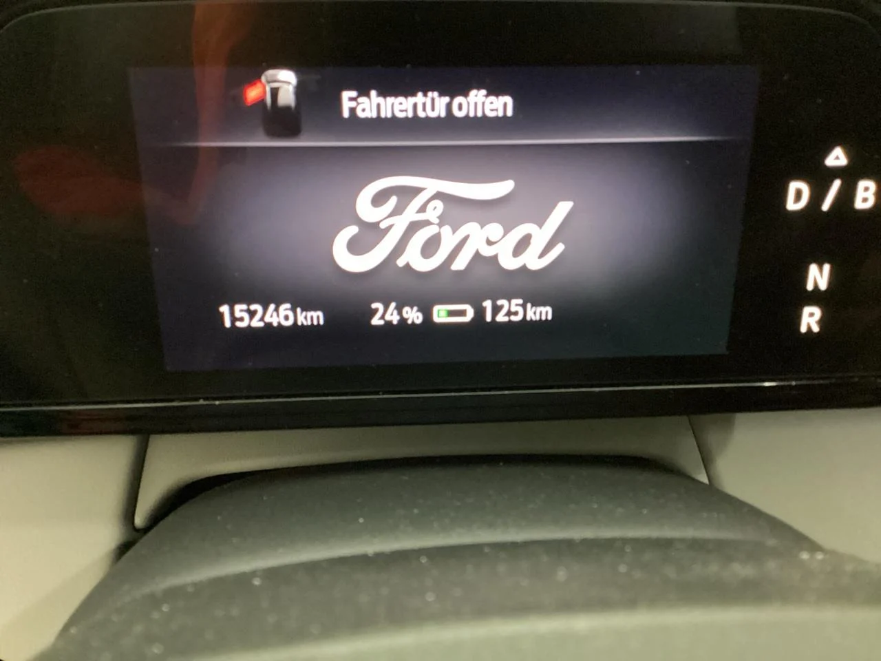 Ford Explorer Select Extended Range AWD