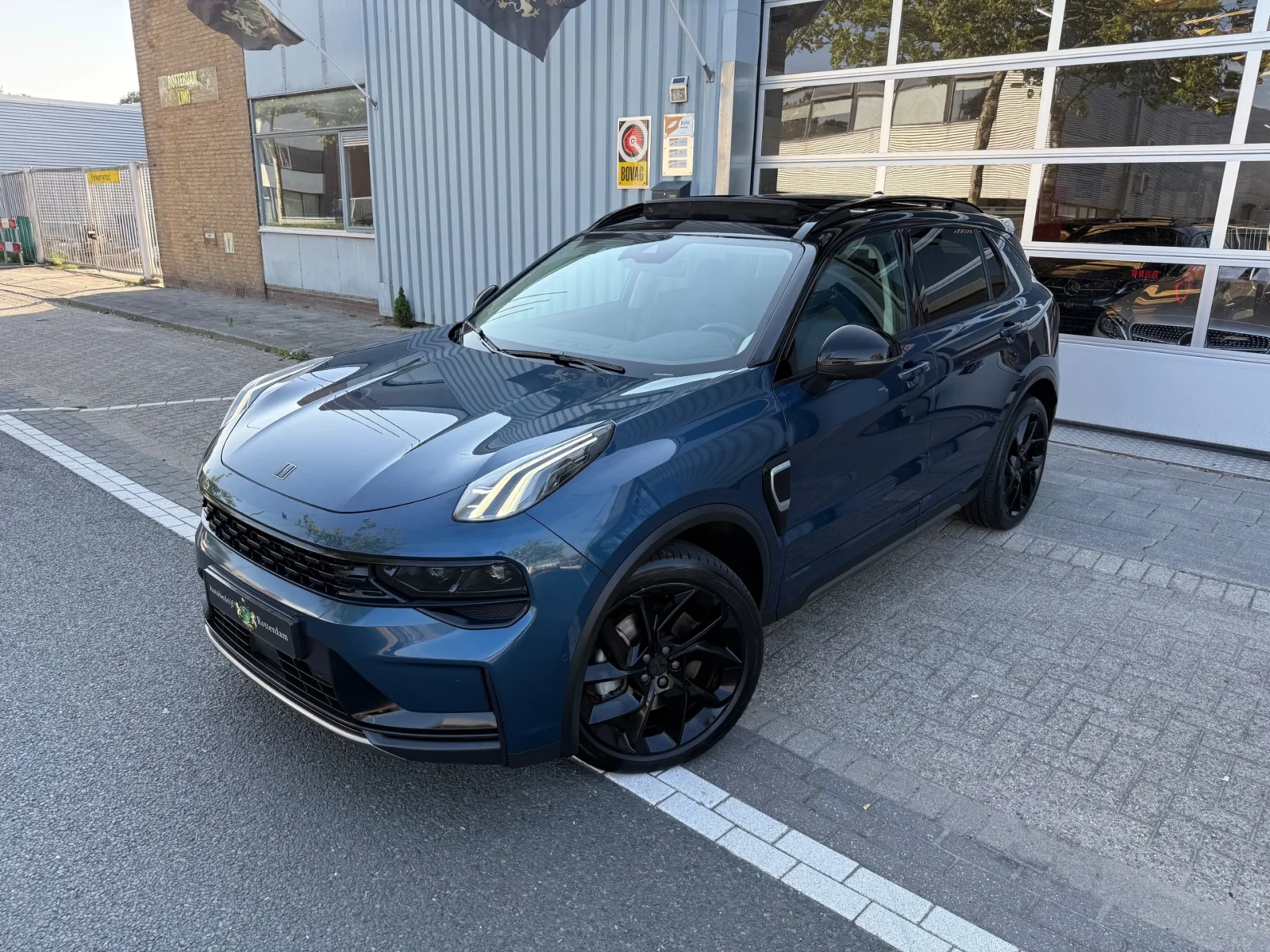 Lynk & Co-01