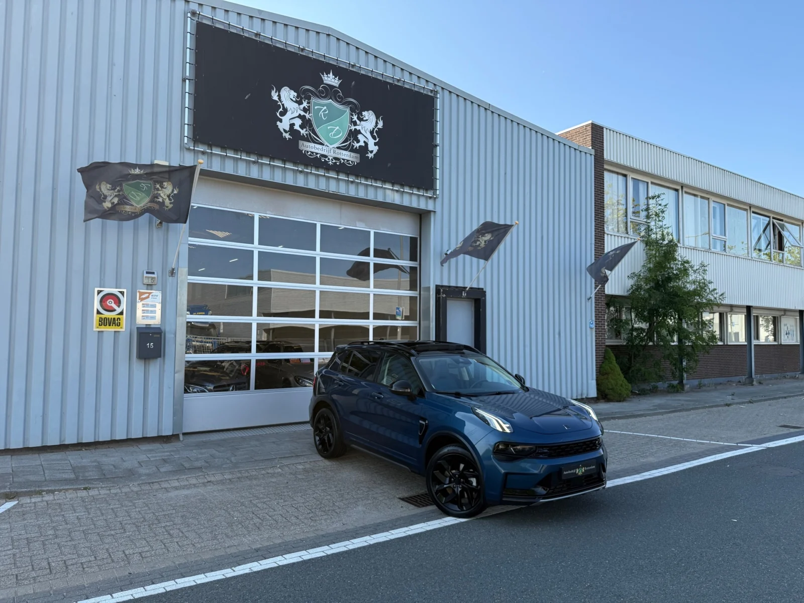 Lynk & Co-01