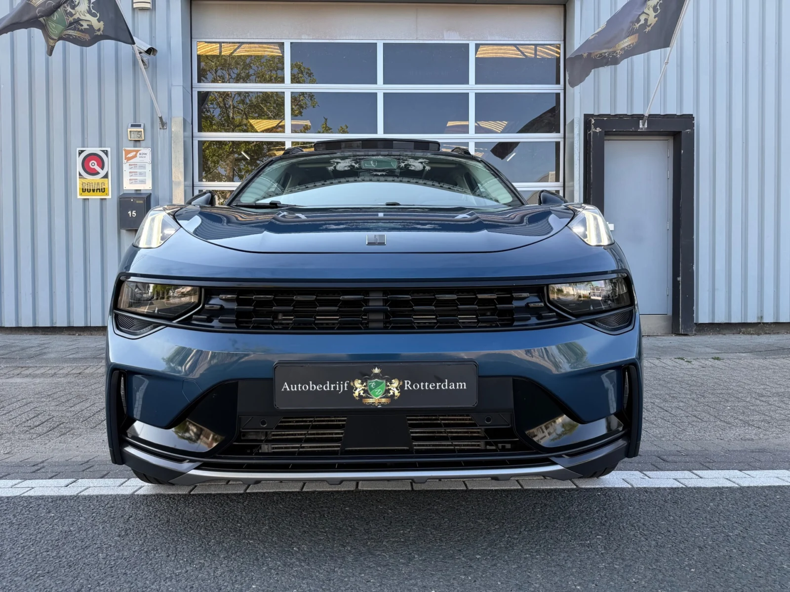 Lynk & Co-01