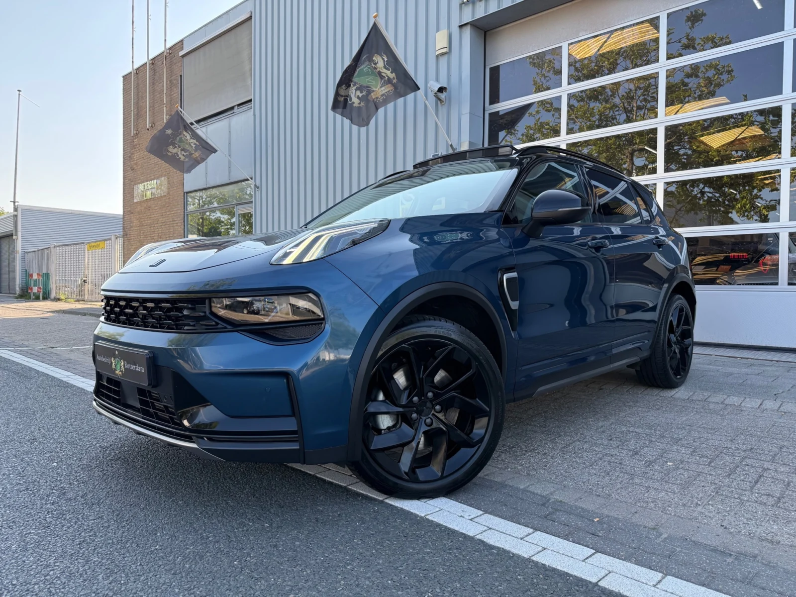 Lynk & Co-01