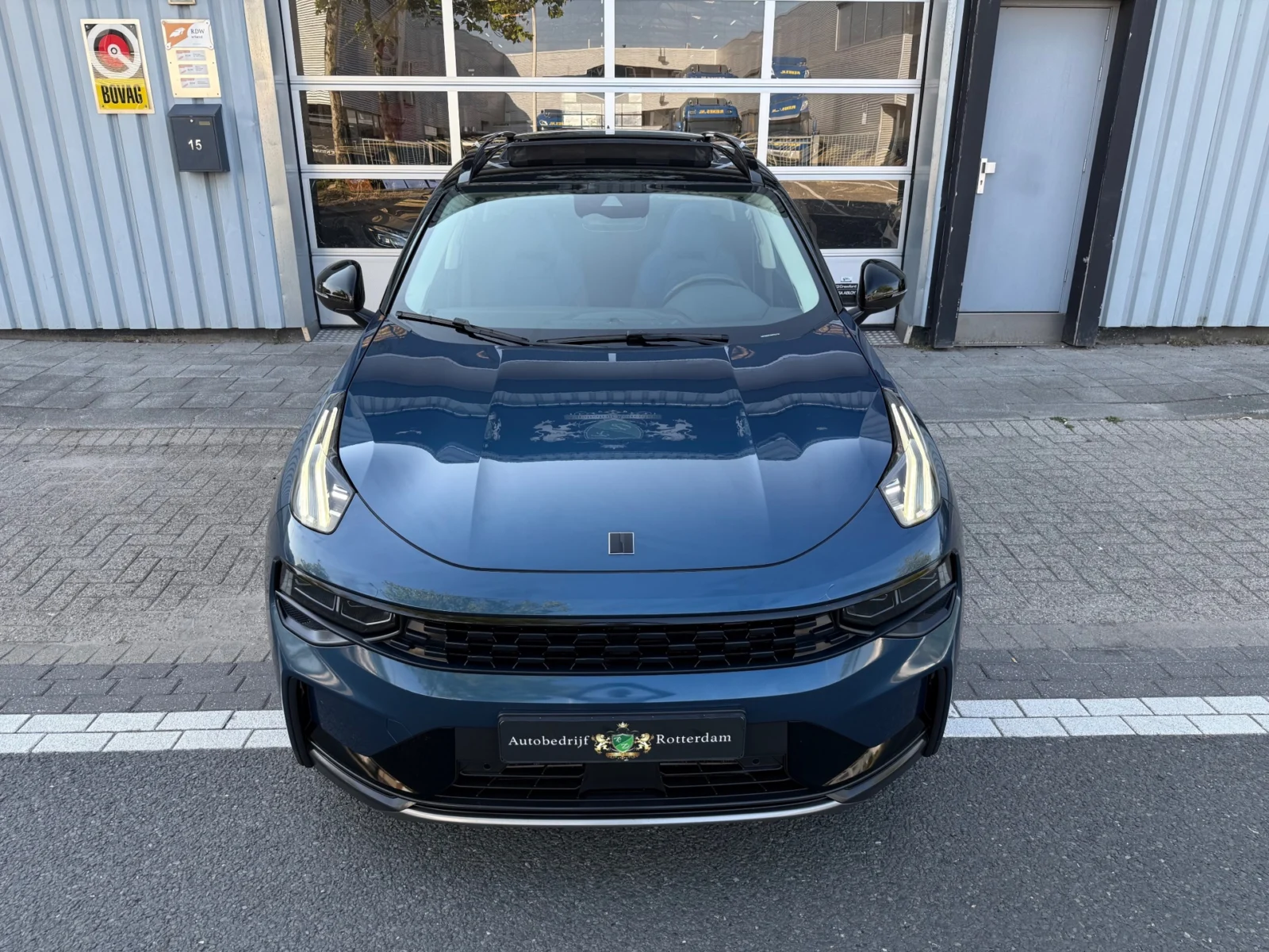 Lynk & Co-01