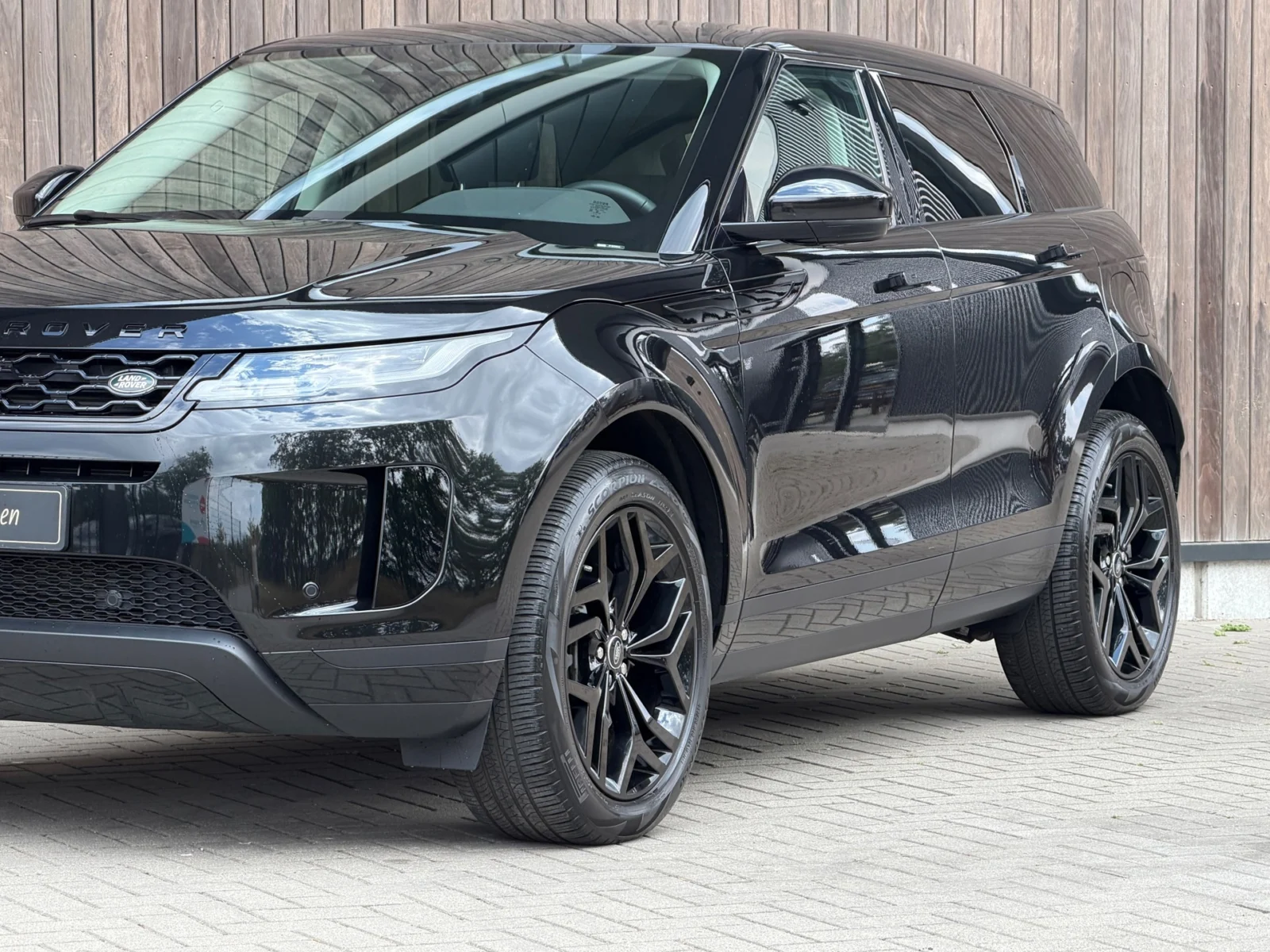 Land Rover-Range Rover Evoque