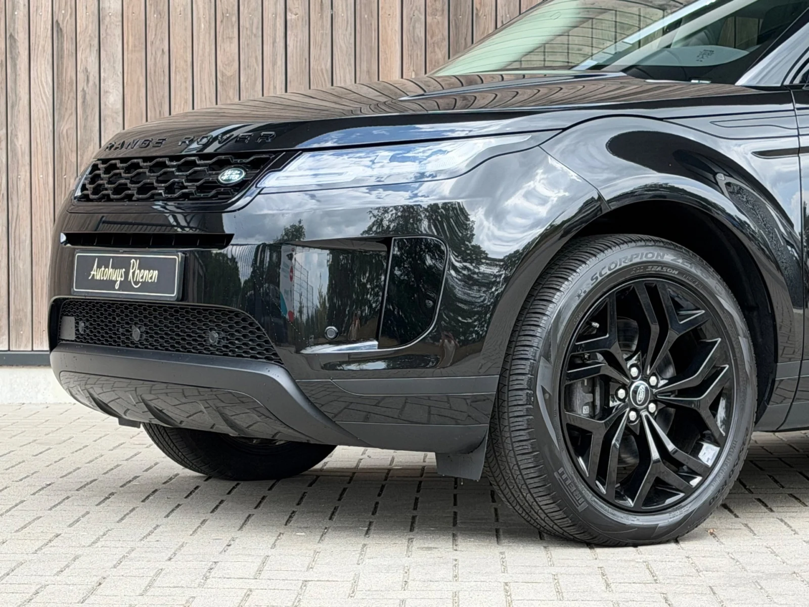 Land Rover-Range Rover Evoque