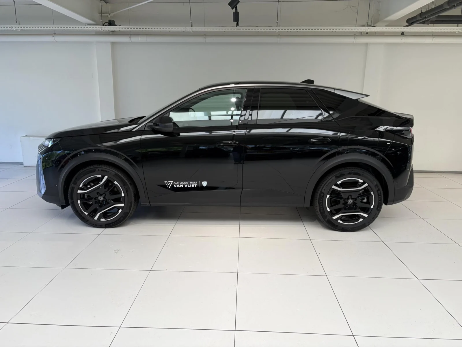 Peugeot e-3008 Allure Avantage 210