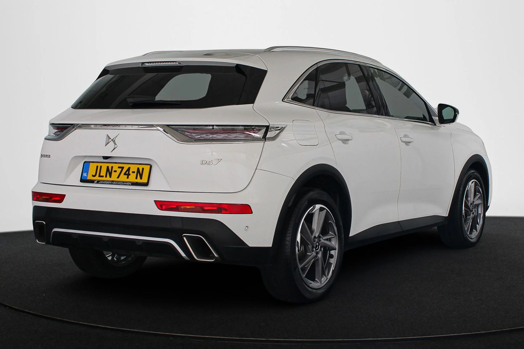 DS-DS 7 E-Tense