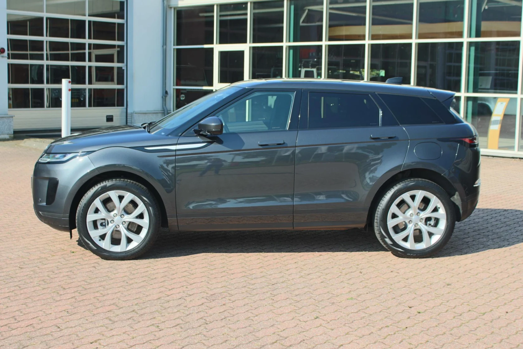 Land Rover-Range Rover Evoque