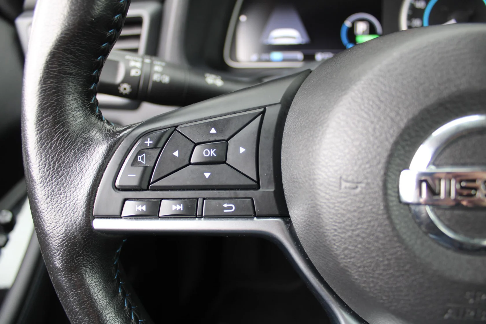 Nissan-Leaf