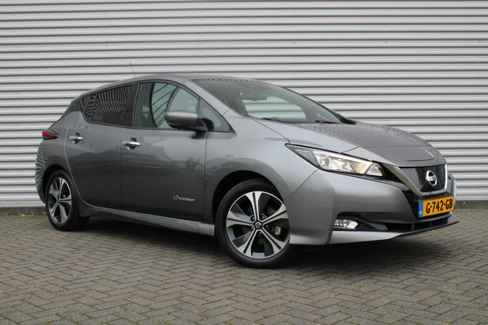 Nissan-Leaf