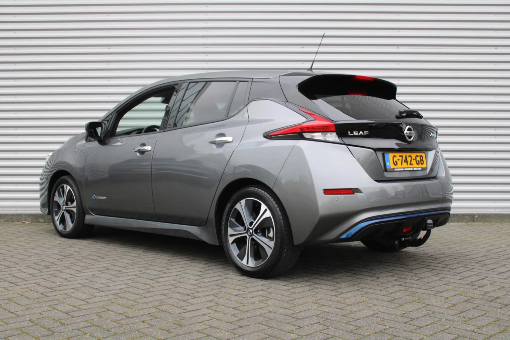 Nissan-Leaf