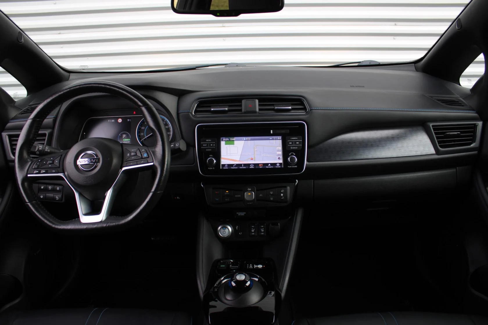 Nissan-Leaf