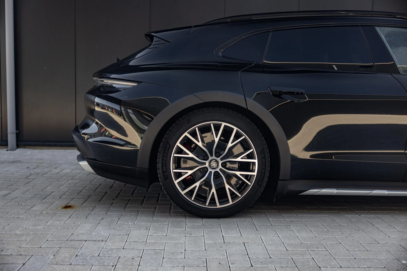 Porsche Taycan Cross Turismo 4S
